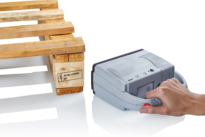 Reiner jetStamp 1025 is the ideal solution for printing on large areas, ​such as pallets, cardboard or packaging